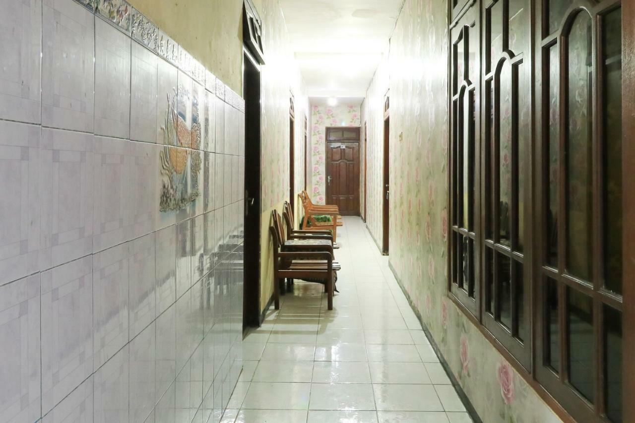 Dharmawati Homestay Syariah at Terminal Purabaya Waru Luaran gambar