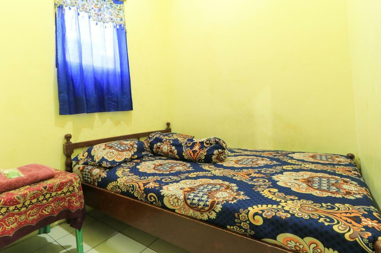 Dharmawati Homestay Syariah at Terminal Purabaya Waru Luaran gambar